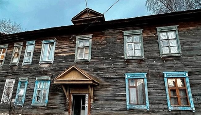 Уголовное дело завели после обрушения потолка в доме многодетной семьи из Златоуста