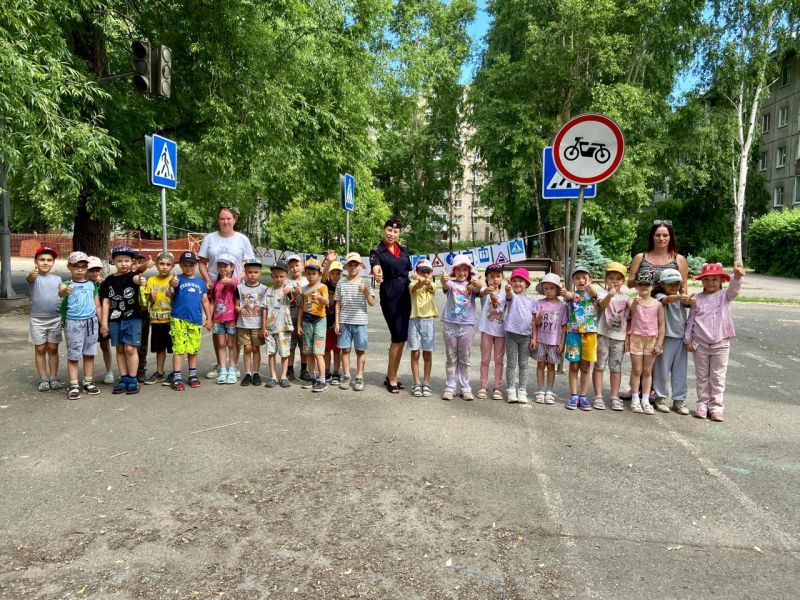 В Томске автоинспекторы побывали в гостях у воспитанников детского сада