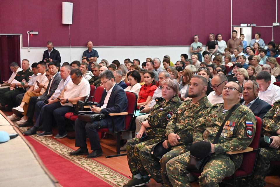 Алексей Цыденов ответил на вопросы жителей Кабанского района