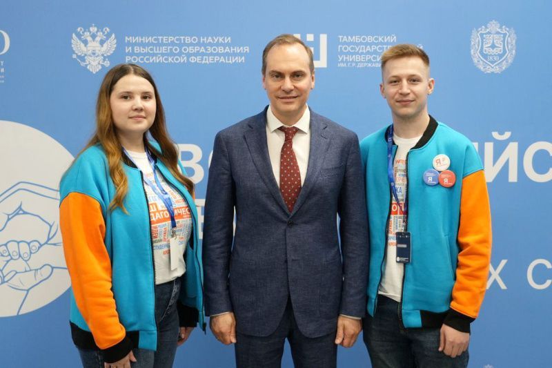 Молодые семьи – в зоне особого внимания: Глава Мордовии принял участие во Всероссийском фестивале студенческих семей России