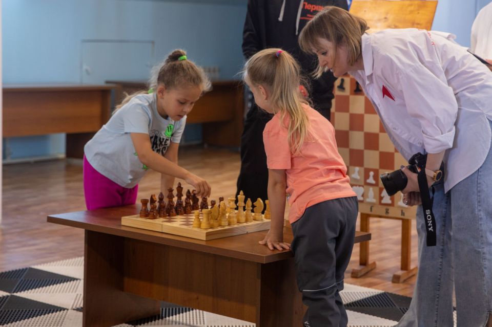 Воспитанников детского сада посёлка Искателей научили играть в шахматы