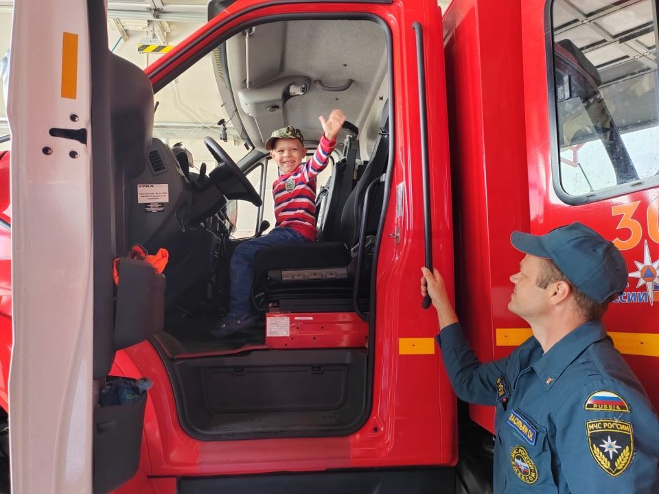 Познавательная экскурсия в пожарную часть для воспитанников детского сада № 4 «Ручеёк» г. Абдулино