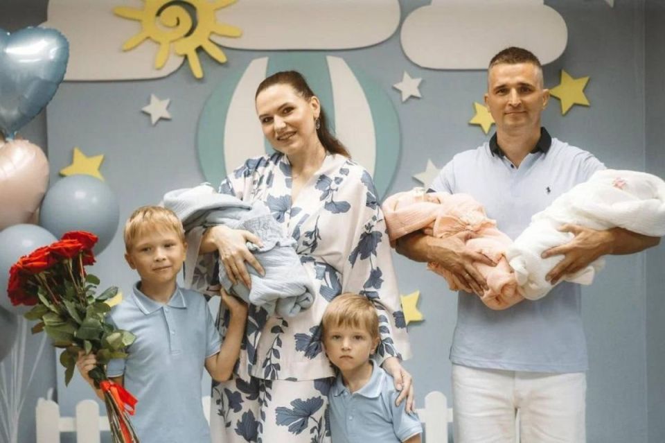 «Мечтали о дочери, но на УЗИ увидели сюрприз» — во Владимире родилась первая тройня