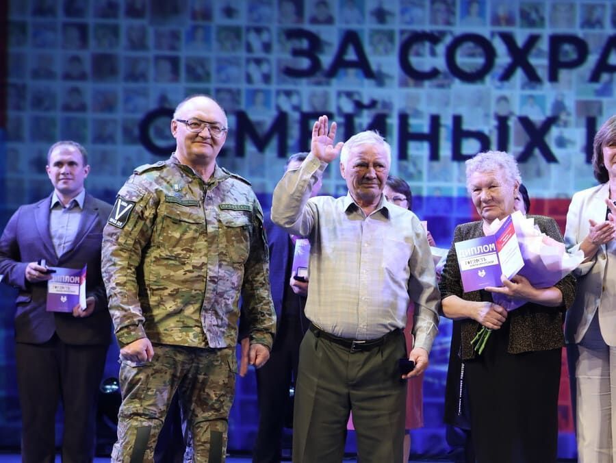 17 внуков на двоих
