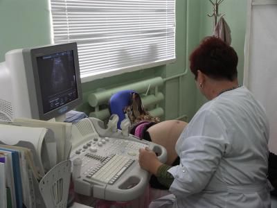 Почти 300 саратовских студенток получили по 100 тысяч рублей за беременность