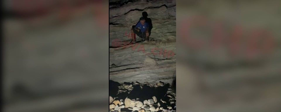 В Анапе мужчина в позе орла закидал камням семью с детьми