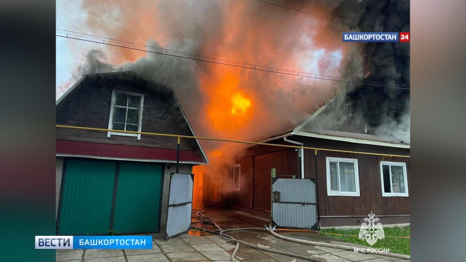 В Башкортостане пожар уничтожил личное хозяйство многодетной семьи