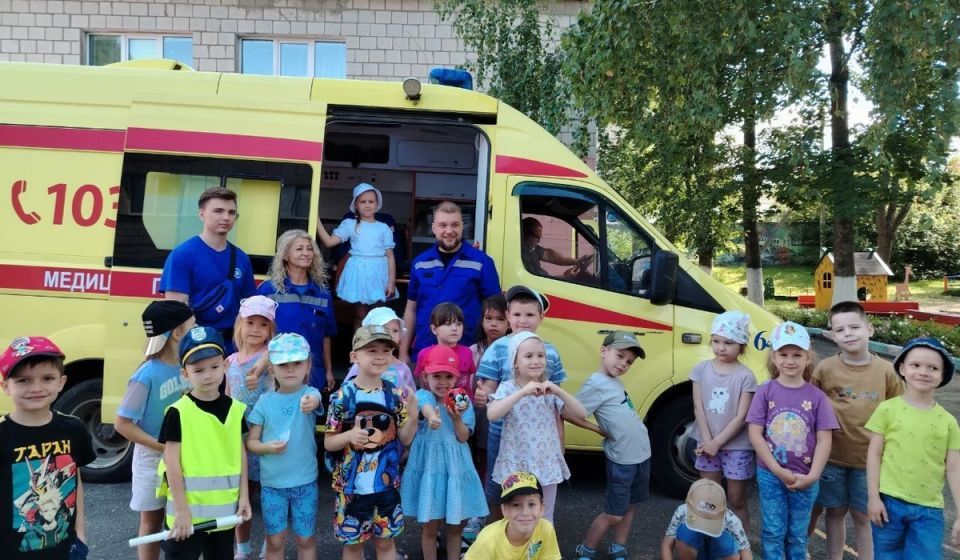Воспитанники детсада №57 Курска ознакомились с работой скорой помощи