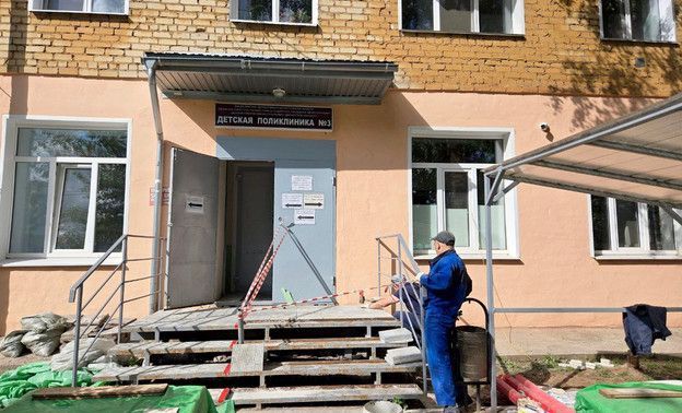 Детская поликлиника №3 в Кирове меняется: ремонт, яркие краски и новые стандарты