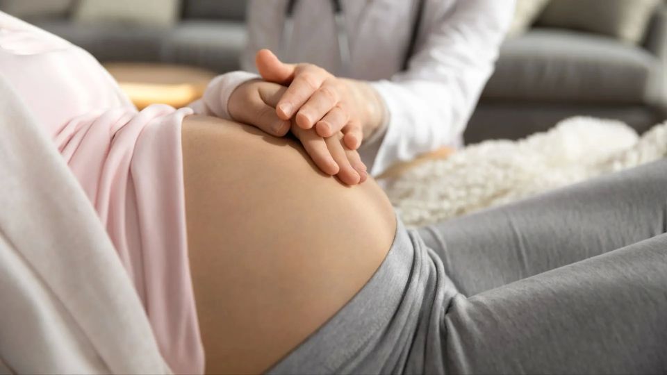 В Бурятии 12-летняя девочка забеременела от экс-опекуна
