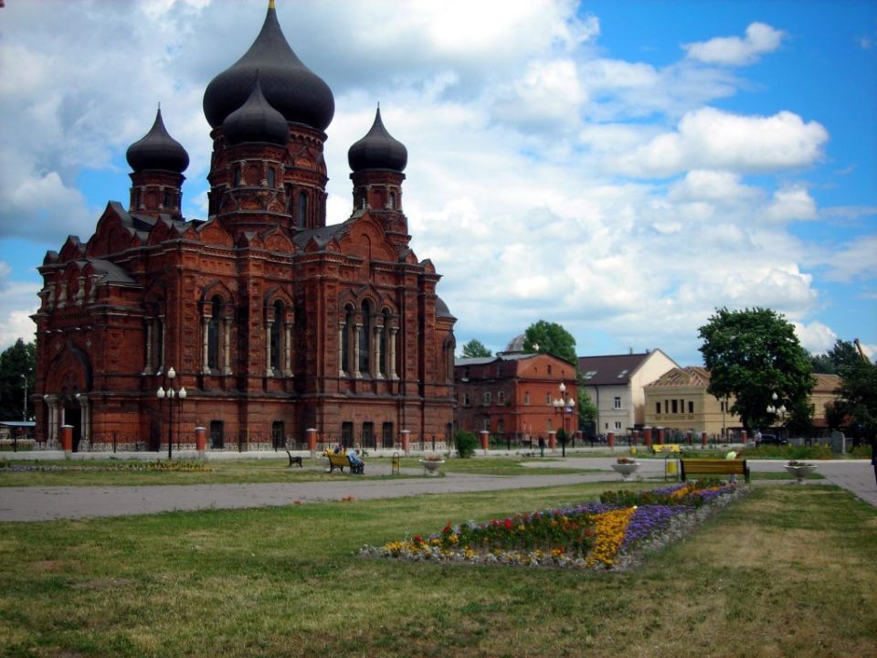 В Тульской области стартовал прием заявок на единовременную выплату для школьников из многодетных семей и семей участников СВО