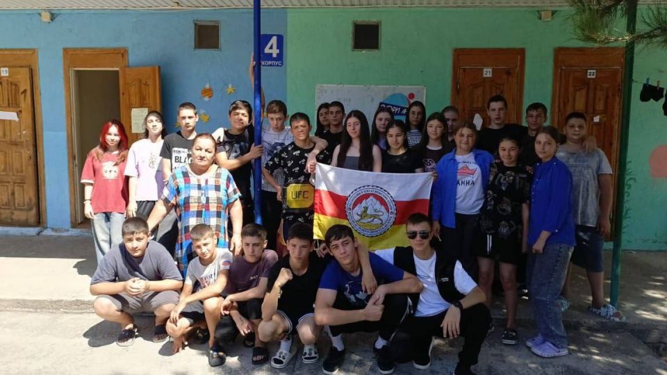 300 ребят из Северной Осетии бесплатно и на льготных условиях отдыхают в детских лагерях Краснодарского края