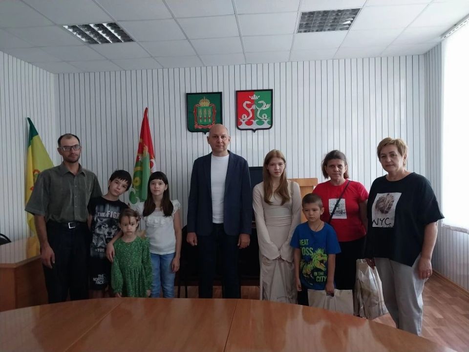 Максим Изосимов присоединился к акции «Собери ребенка в школу!»