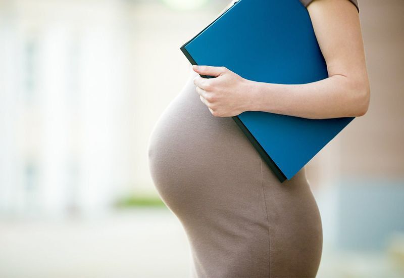 Пособия по беременности и родам студенткам: Новые правила с сентября!