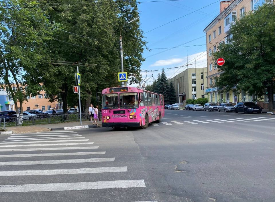 Губернатора попросили расширить льготы на всех школьников