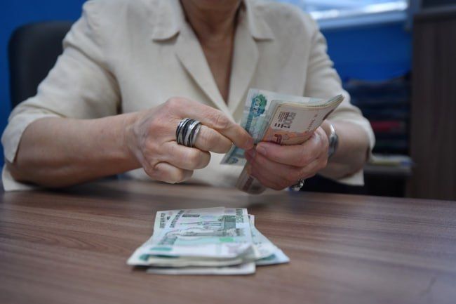 Студентки будут получать повышенное пособие по беременности