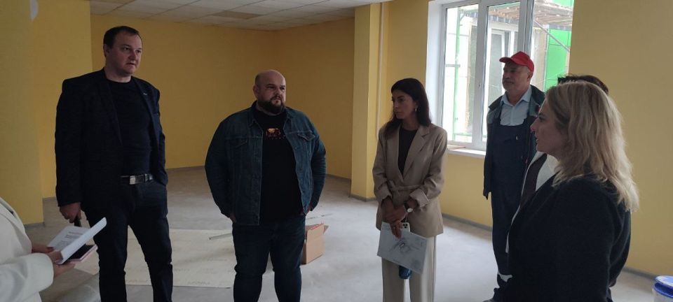 В Курске не успевают с ремонтом детской поликлиники на Энтузиастов
