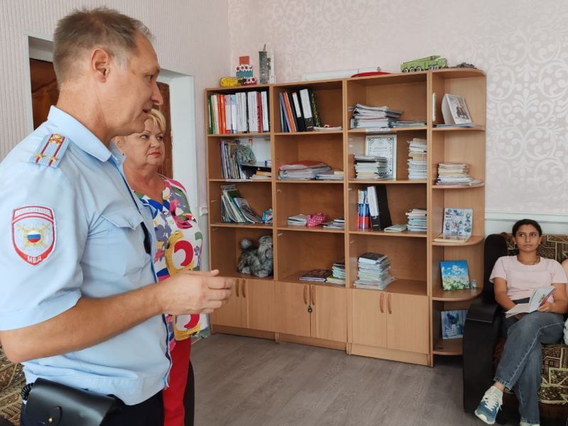 Полицейские Кировского округа провели правовой урок для воспитанников детского дома в Новопавловске