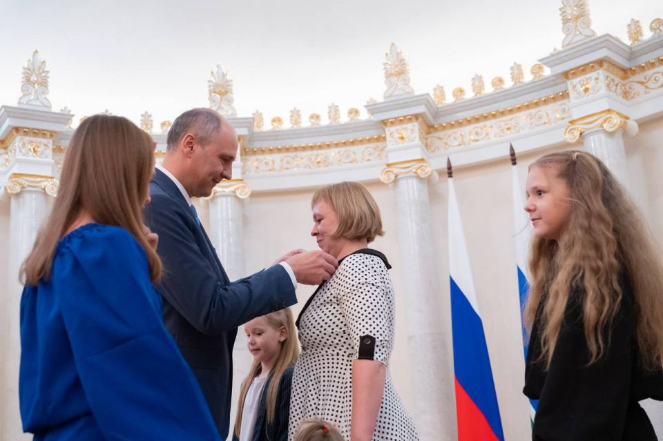 Знак «Мать-героиня» впервые получили две свердловчанки