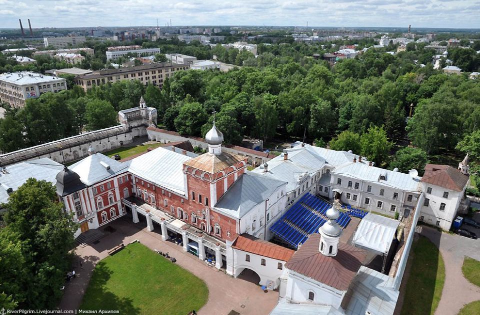 Вологодские студенческие семьи могут оформить компенсацию стоимости обучения за 2024-2025 учебный год