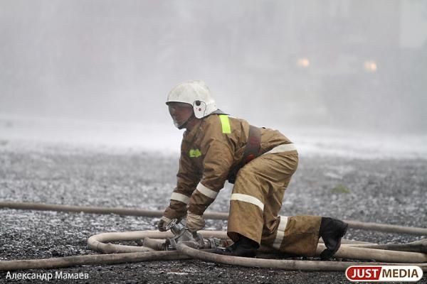 Трое детей погибли в ночном пожаре в Свердловской области