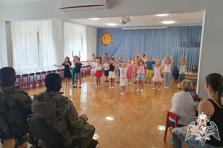 Росгвардейцы провели урок мужества для воспитанников детского сада в Пятигорске