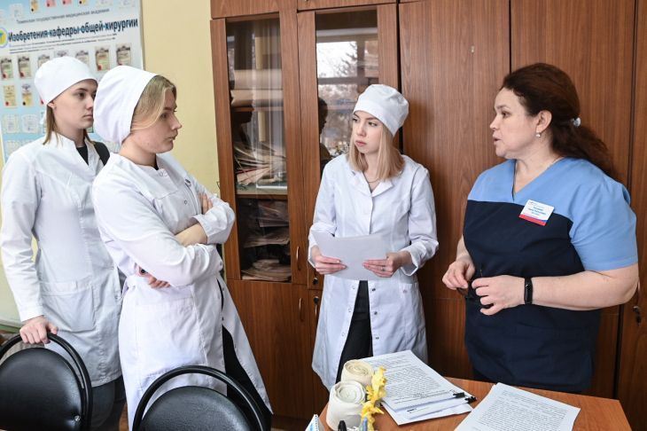 Тюменские врачи экстренно оказали помощь беременной женщине