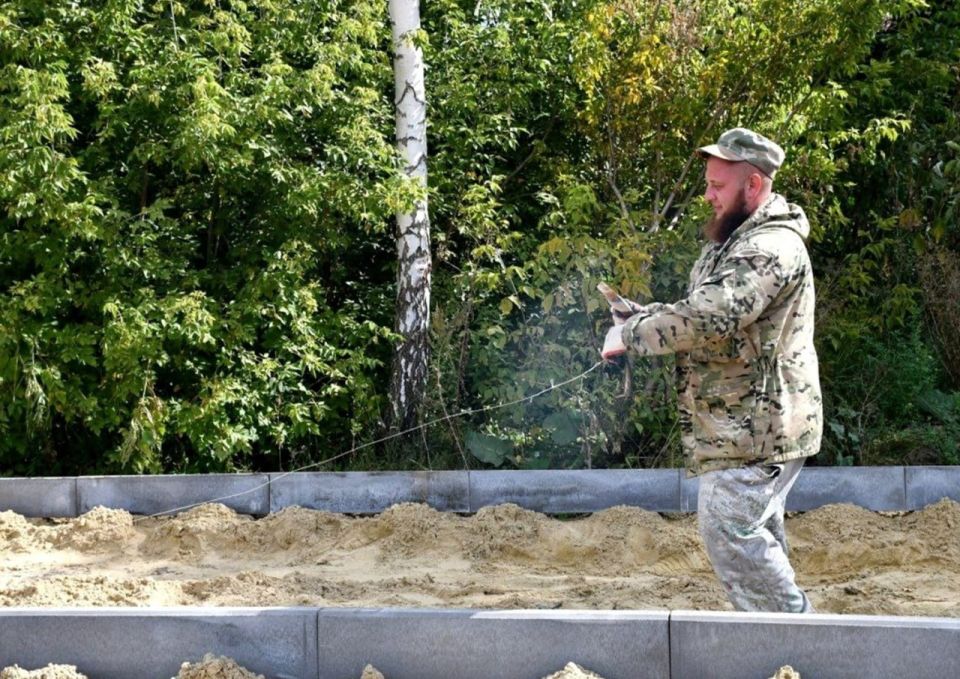 Прибрежную территорию реки Пурсовка в Кирсанове благоустраивают по федеральному пилотному проекту, направленному на стимулирование рождаемости