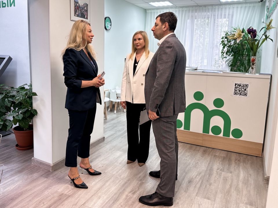 Николай Ташланов обсудил ключевые направления работы Семейного МФЦ окружной столицы с его руководителем