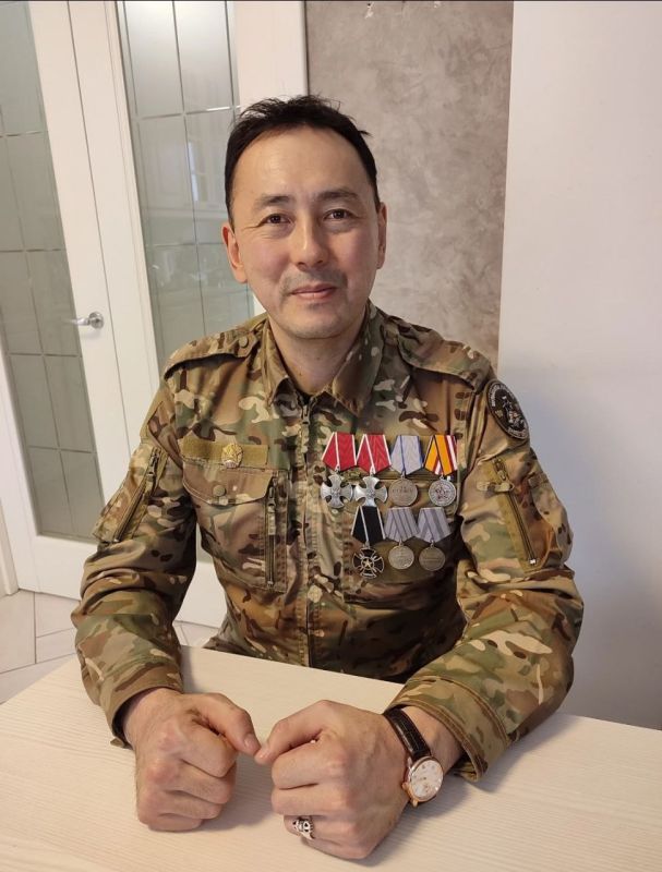 «Вызвался сопровождать группу эвакуации как опытный стрелок»: на СВО погиб известный в Бурятии член Русского географического общества