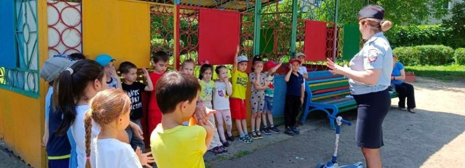 В детских садах Кабардино-Балкарии проходят акции, направленные на привитие юным пешеходам основ безаварийного передвижения