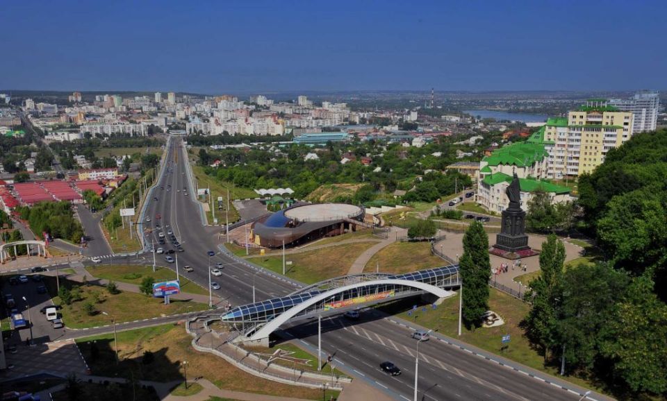 Вячеслав Гладков оценил ход строительства детской поликлиники №3 города Белгорода