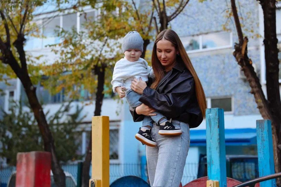 Более четырех тысяч амурских семей ежемесячно получают выплаты из маткапитала