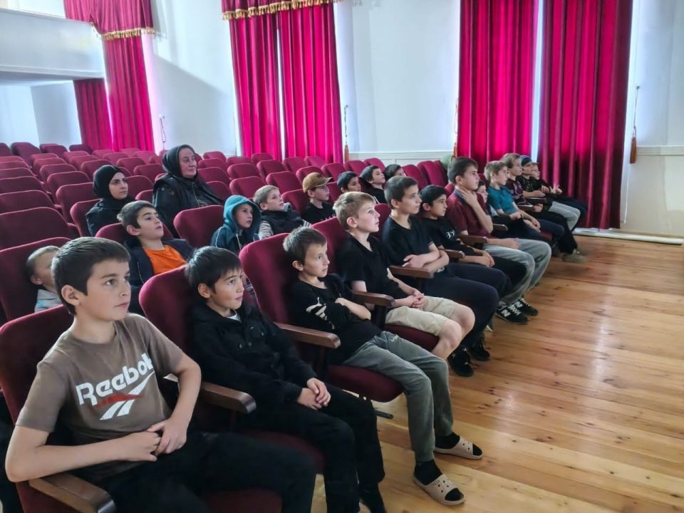 В Гергебильском районе документальный фильм «Сильные духом» стал важным инструментом патриотического воспитания