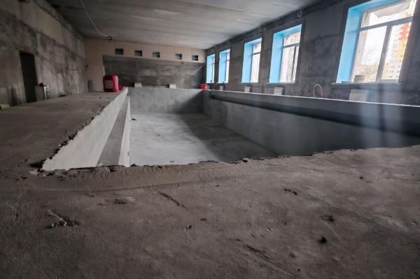 В Екатеринбурге капремонт детской поликлиники на Санаторной выходит на финишную прямую