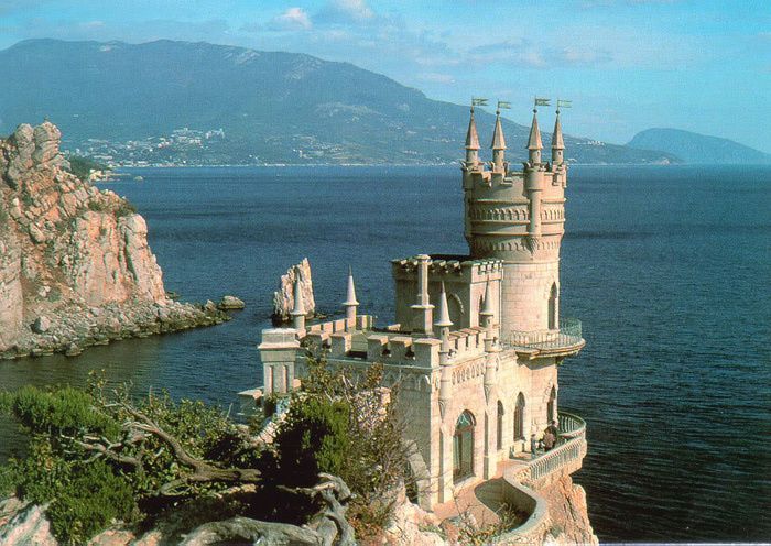 В Крыму будущих мам поздравили с Днём беременных