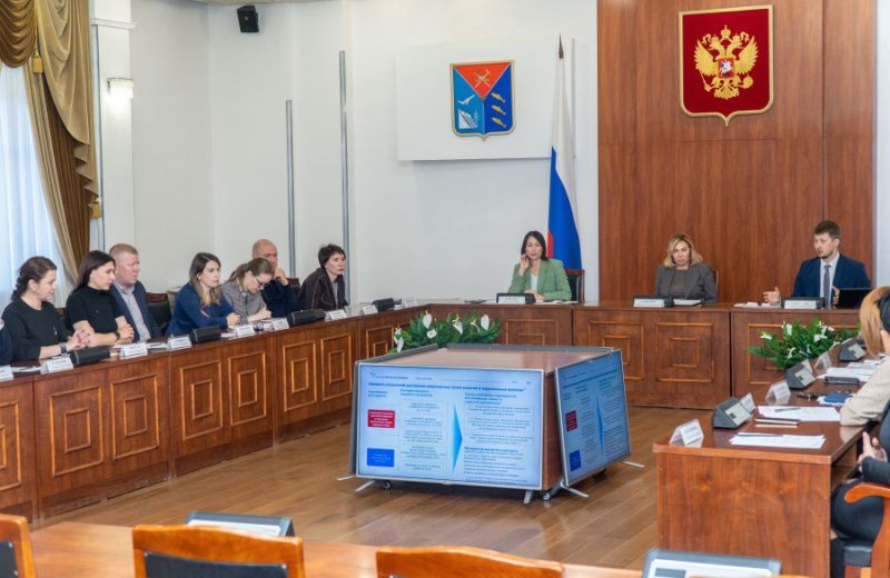 Магаданская область укрепляет демографическую политику, делая ставку на поддержку семей и многодетность