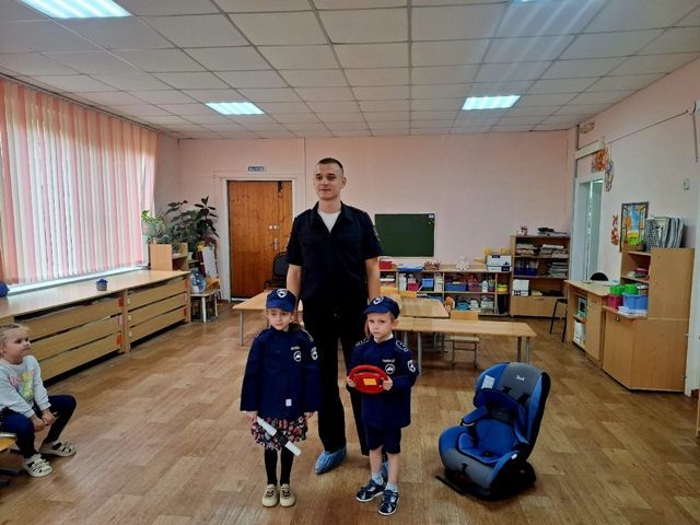 Сотрудники пензенской Госавтоинспекции провели акция «Я люблю автокресло!»