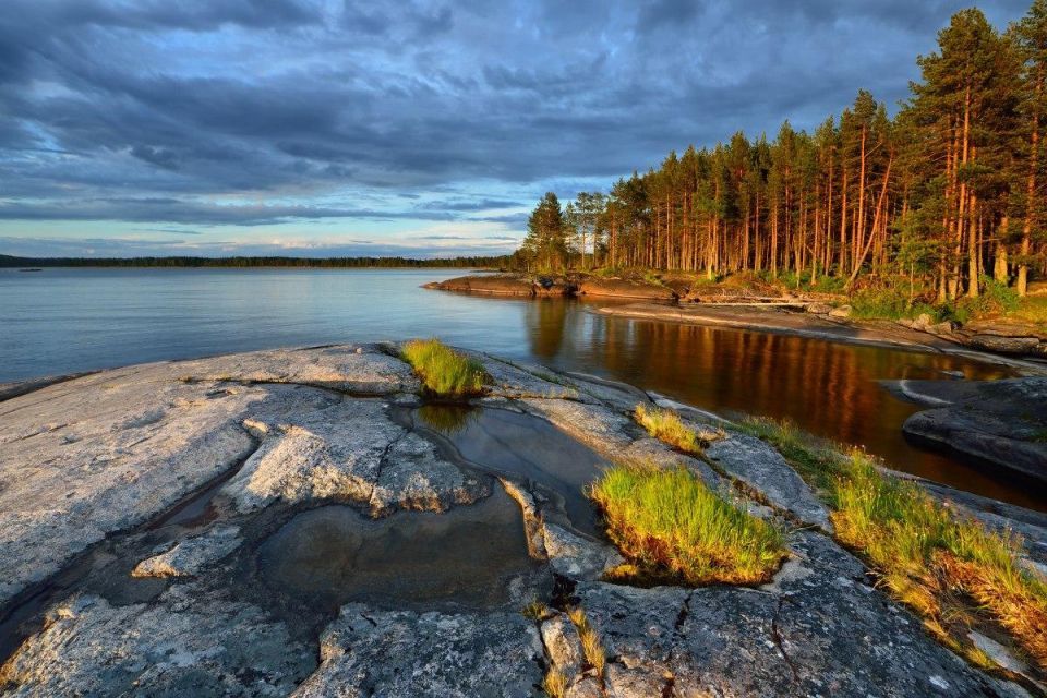 Госавтоинспекторы Карелии посетили родильный дом в Петрозаводске
