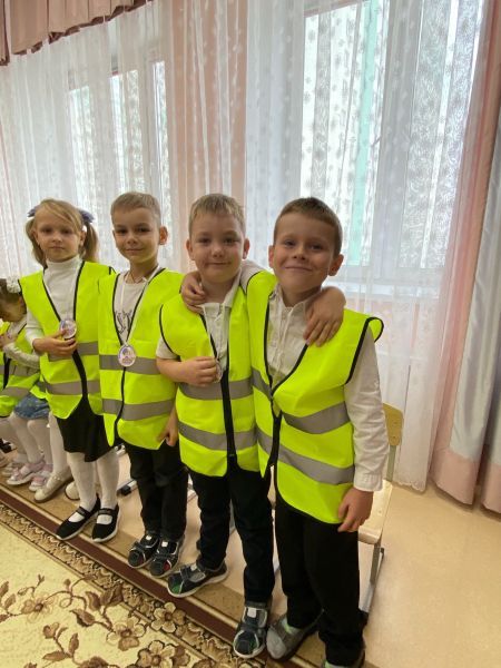 В Саратове сотрудники Госавтоинспекции провели торжественное посвящение юных помощников инспекторов движения