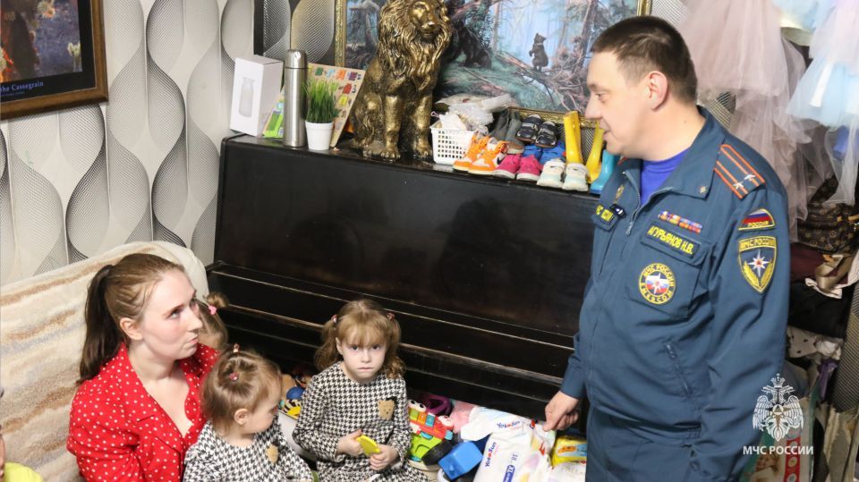 Пожарный извещатель спас многодетную семью с 7 детьми