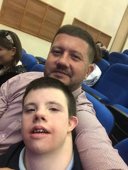 Супруги согласились с врачами оставить сына в роддоме, а после развода отец забрал его к себе