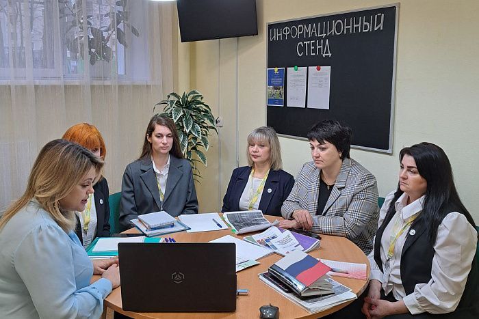 В Семейном МФЦ Кирова началась реализация проекта по повышению производительности труда