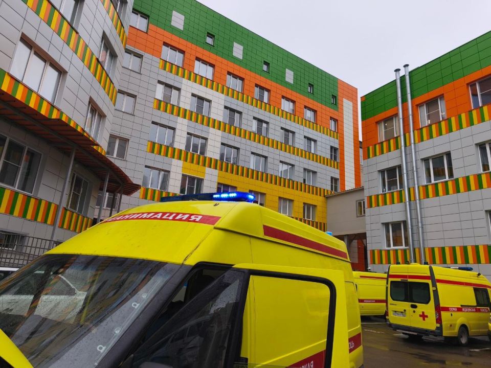 Из Саратова в Москву экстренно доставили ребенка с синдромом Прадера-Вилли