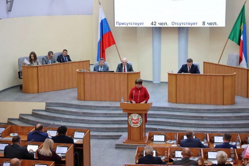 Маткапитал, компенсации, доплаты: в Верховном Совете Хакасии проголосовали за блок соцвопросов