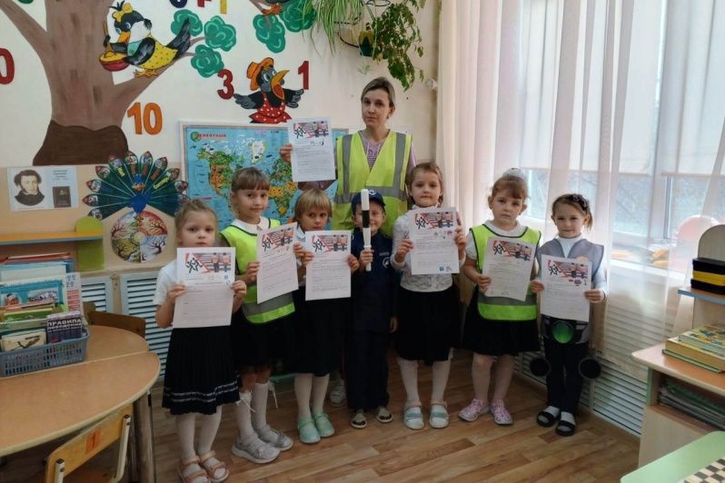 Каменская Госавтоинспекция организовала акцию «Письмо водителю»