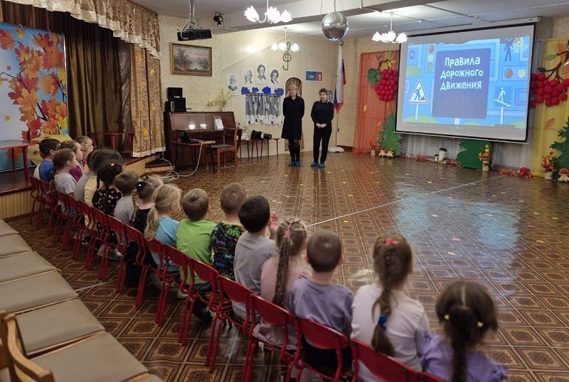 Госавтоинспекторы Княжпогостского района провели для воспитанников детского сада урок дорожной безопасности