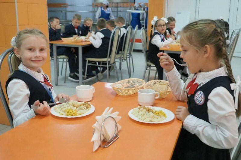В Мордовии дети из многодетных семей будут получать бесплатное горячее питание в школах и учреждениях СПО