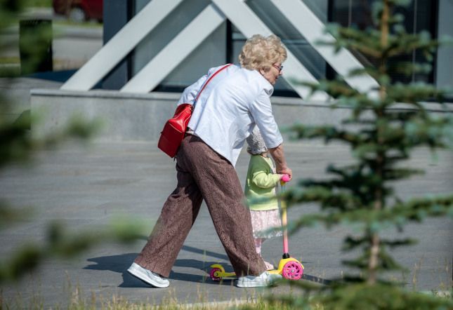 Челябинцы готовы привлекать бабушек к воспитанию детей