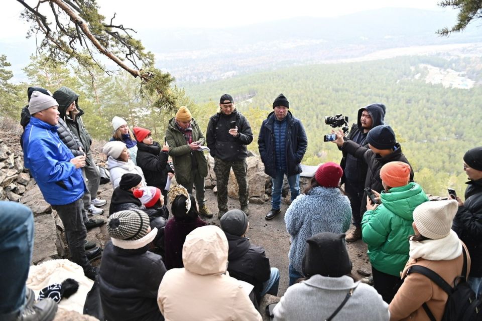 Блогеры и глава Бурятии встретились на самой длинной в ДФО тропе